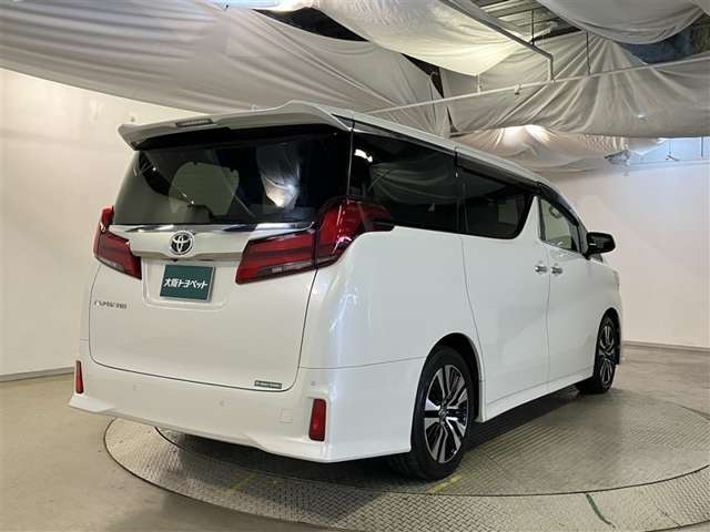 Toyota Alphard 8