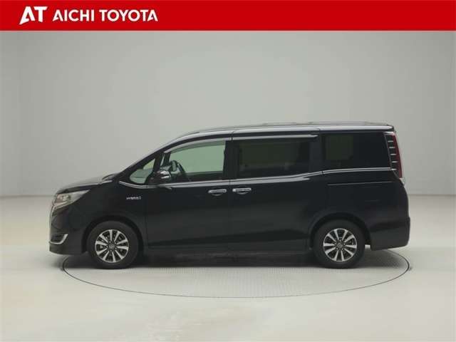 Toyota Esquire 3
