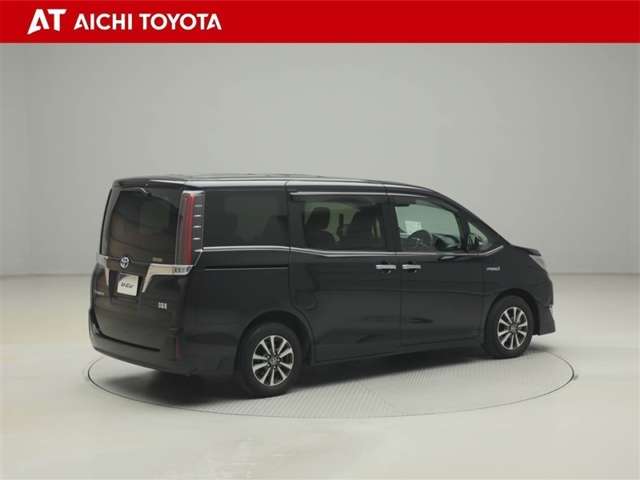 Toyota Esquire 6