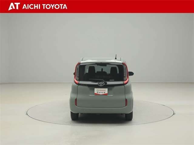 Toyota Sienta 5