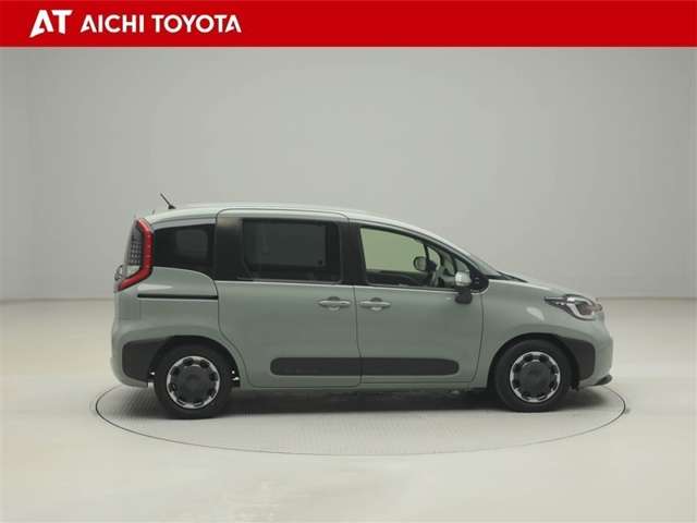 Toyota Sienta 7