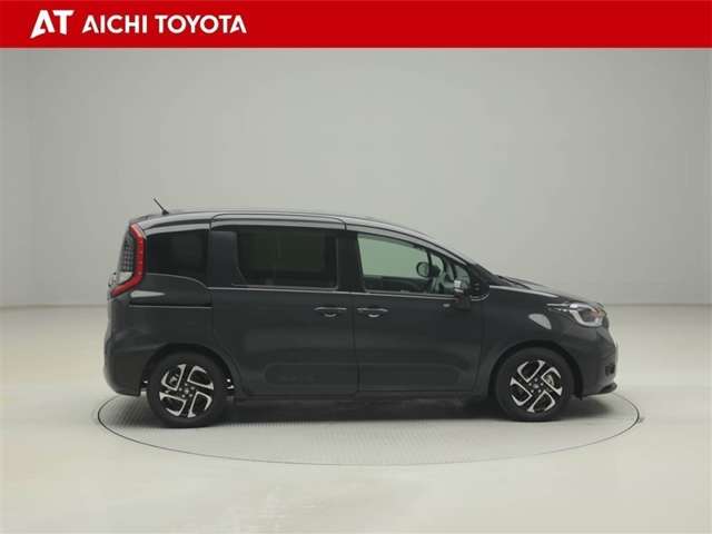 Toyota Sienta 7