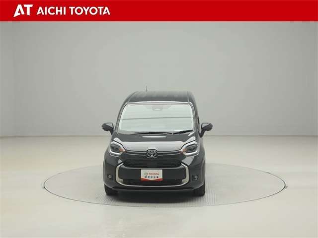 Toyota Sienta 9