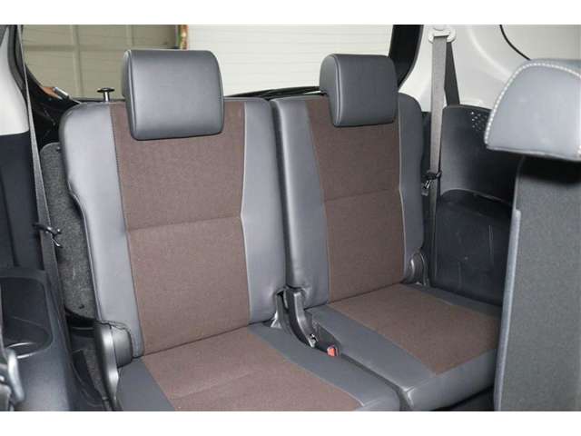 Toyota Sienta 12