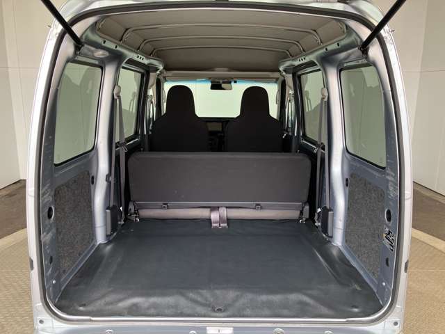 Daihatsu Hijet Cargo 12