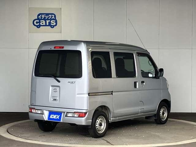 Daihatsu Hijet Cargo 3