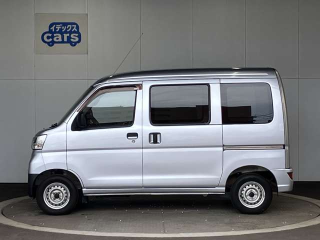 Daihatsu Hijet Cargo 4