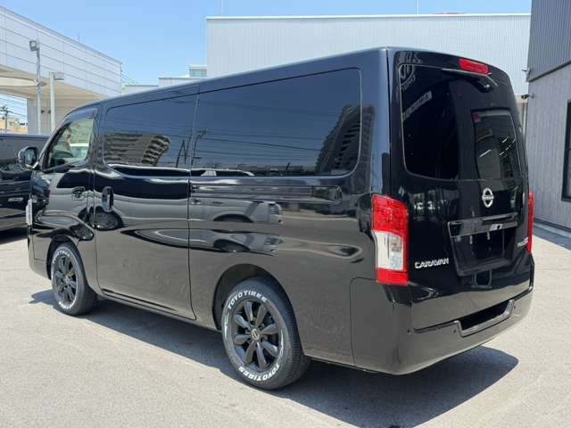 Nissan Caravan 11