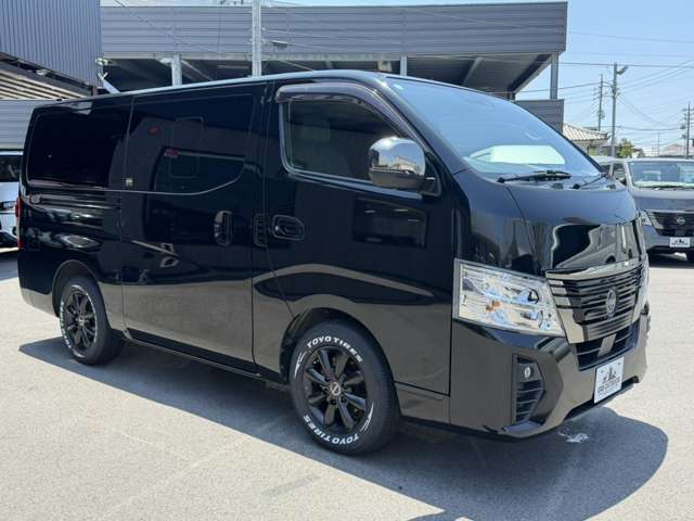 Nissan Caravan 8