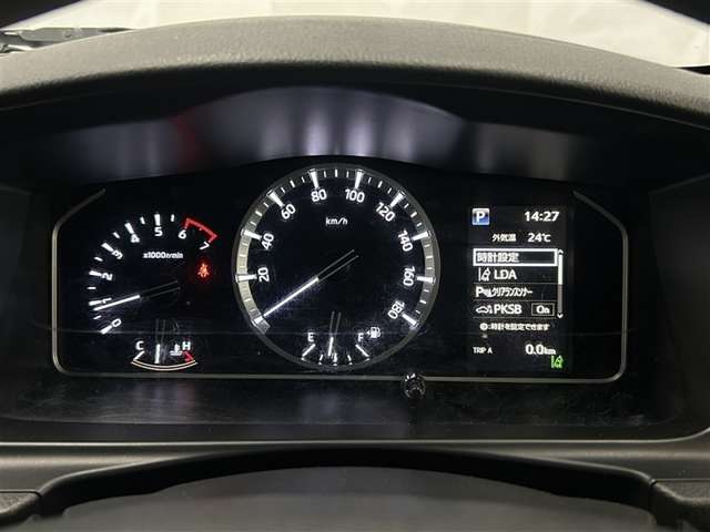 Toyota Hiace Van 13