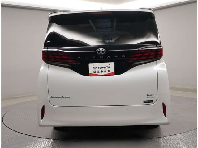 Toyota Alphard 4