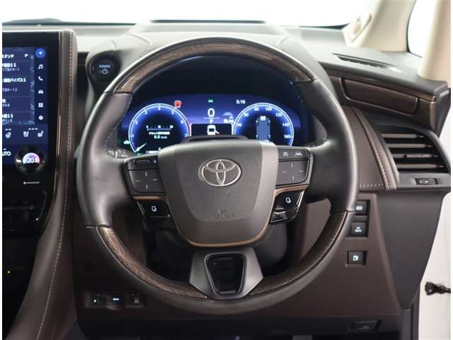 Toyota Alphard 6