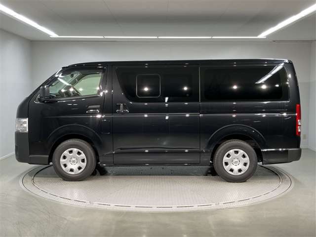 Toyota Hiace Van 12