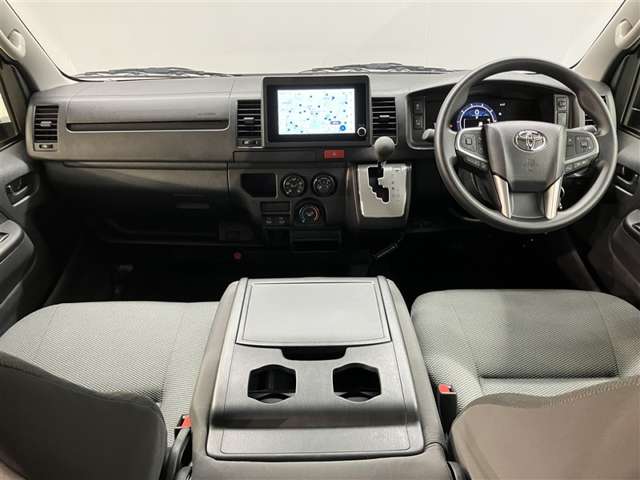 Toyota Hiace Van 7