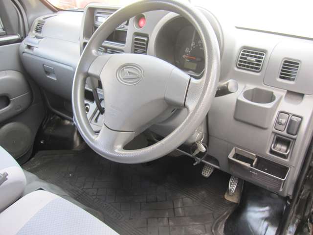 Daihatsu Hijet Deck Van 10