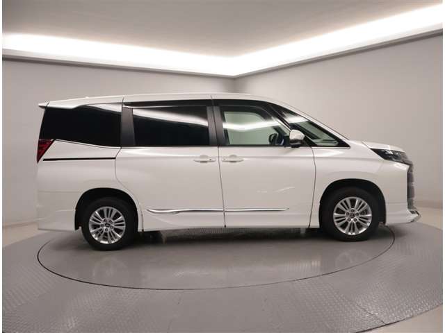 Toyota Noah 2