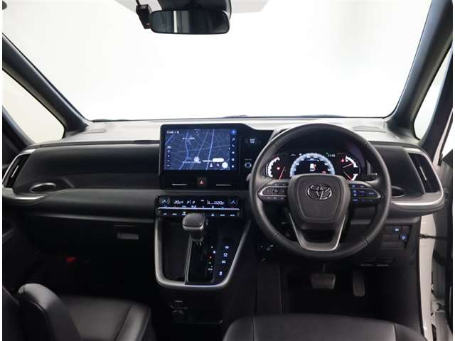 Toyota Noah 5