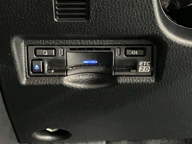 Toyota Voxy 11