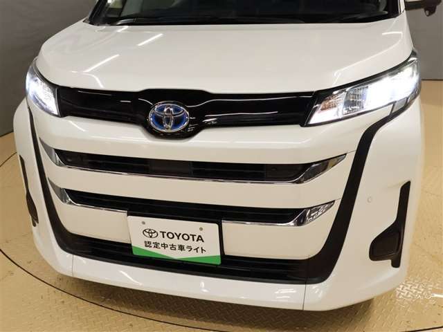 Toyota Noah 12