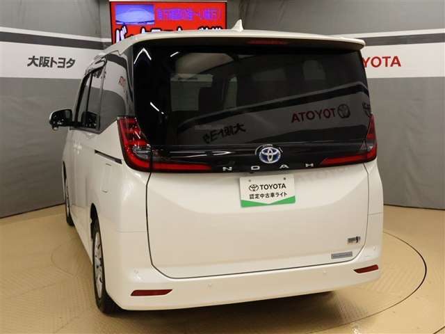 Toyota Noah 4