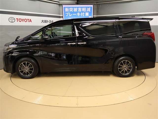 Toyota Alphard 3