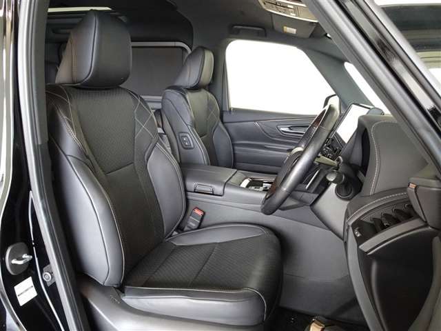 Toyota Vellfire 4