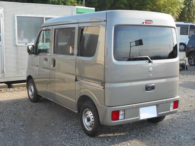 Suzuki Every 8