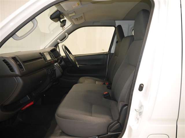 Toyota Hiace Van 11