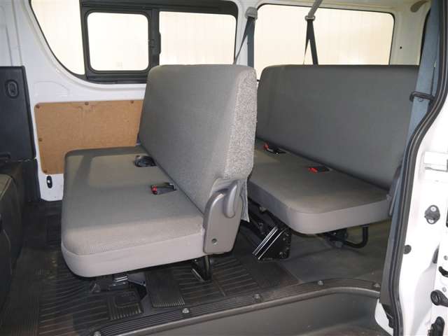 Toyota Hiace Van 12