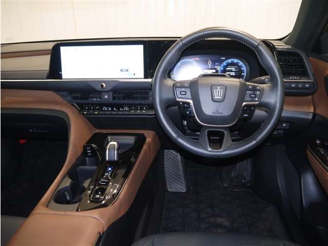 Toyota Crown Crossover 5