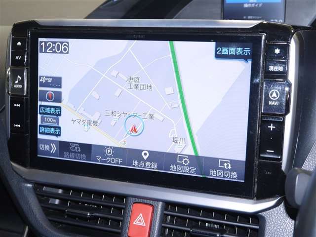 Toyota Voxy 3