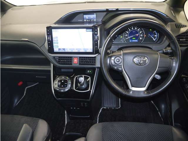 Toyota Voxy 5