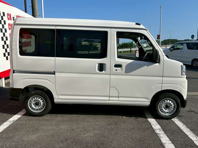 Daihatsu Hijet Cargo 8