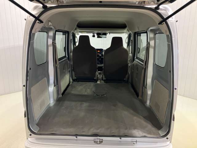 Nissan NV100 Clipper 12
