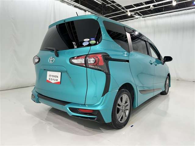 Toyota Sienta 7