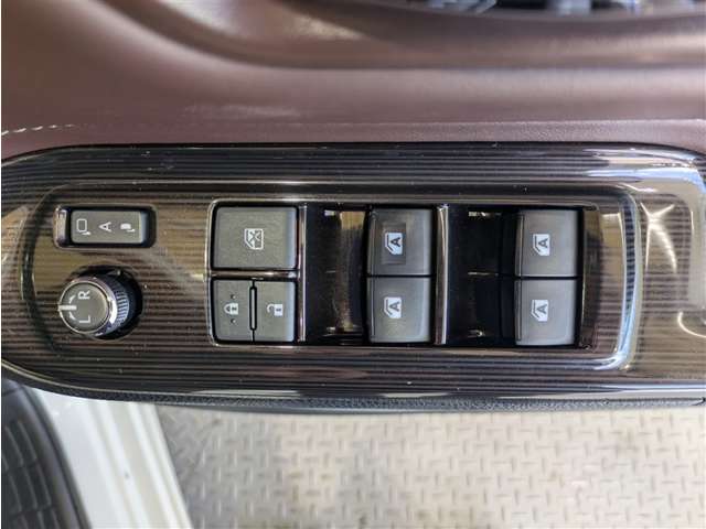 Toyota Esquire 11