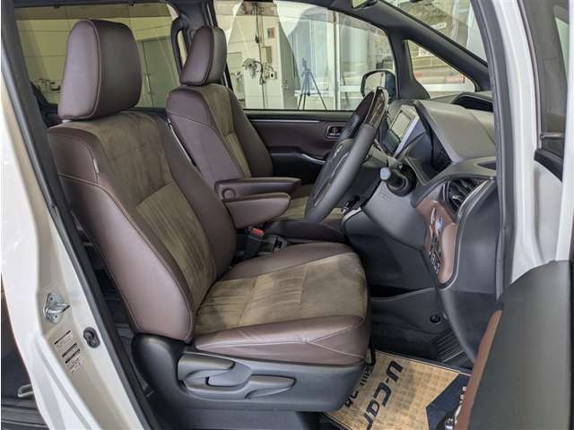 Toyota Esquire 12
