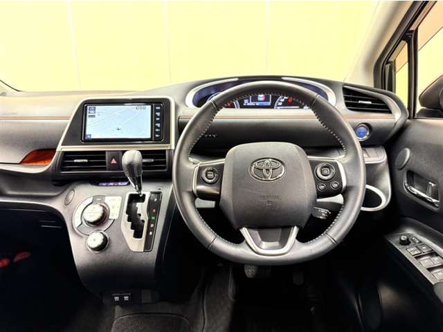 Toyota Sienta 8