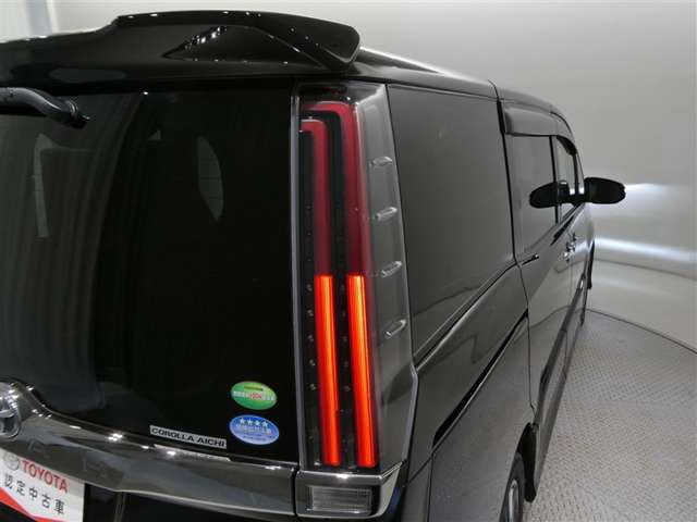 Toyota Noah 12
