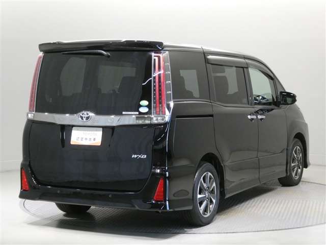 Toyota Noah 7