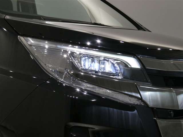 Toyota Noah 10