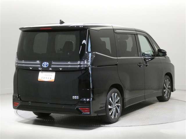 Toyota Voxy 12