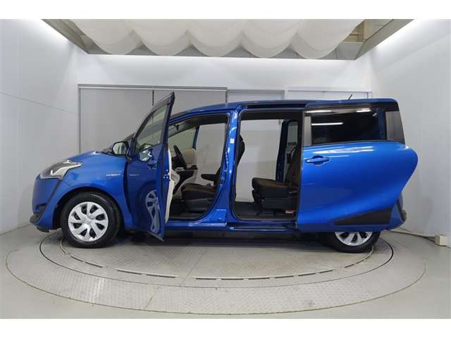 Toyota Sienta 2