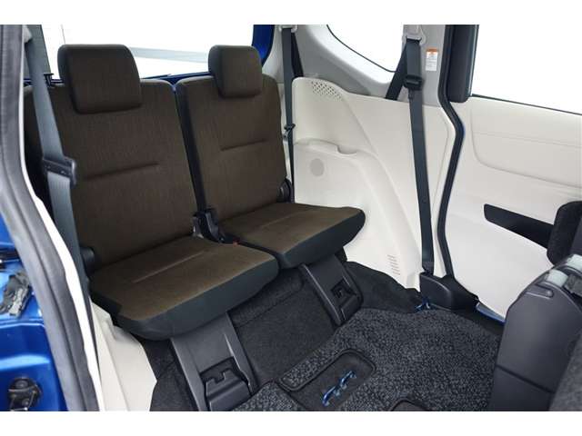 Toyota Sienta 8
