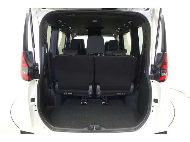 Toyota Noah 8
