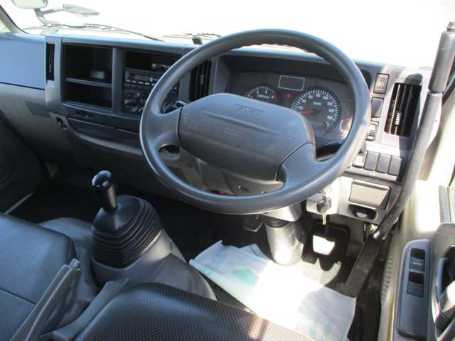 Isuzu Elf 2