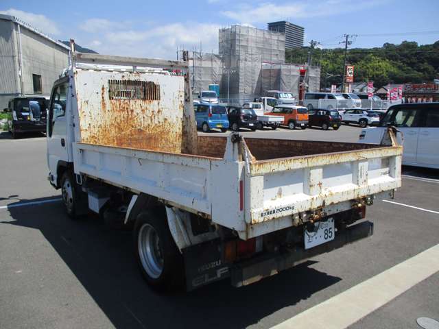Isuzu Elf 8