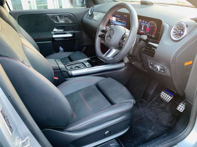 Mercedes-Benz GLA-Class 10