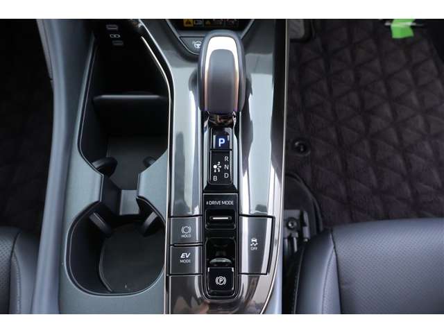 Toyota Crown Sport 12