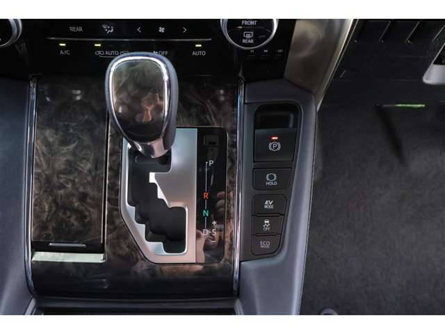 Toyota Alphard 11